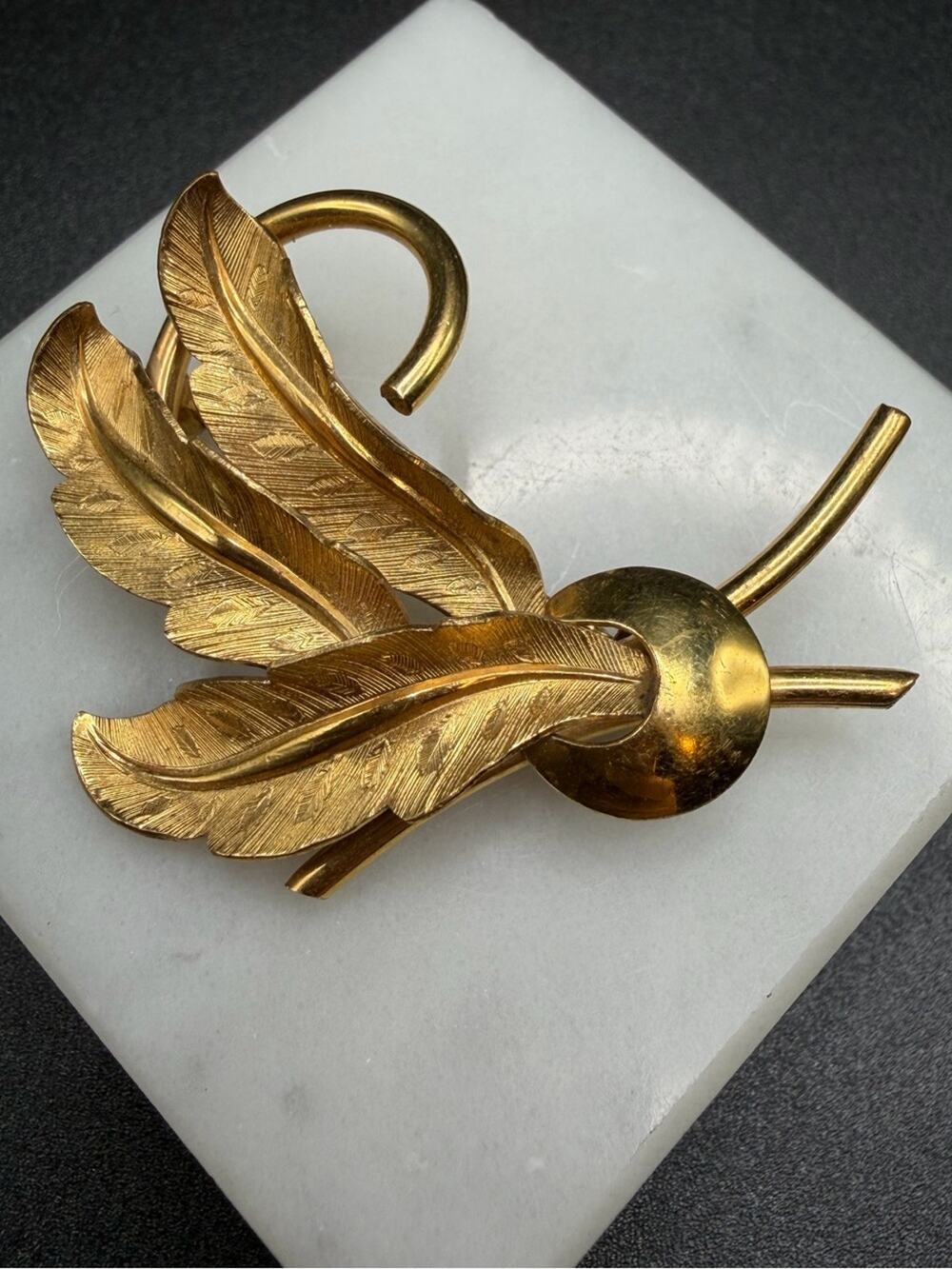 Vintage Signed Wells 14K GF Feather Brooch Pin #E210 Retro Art Deco Textured
